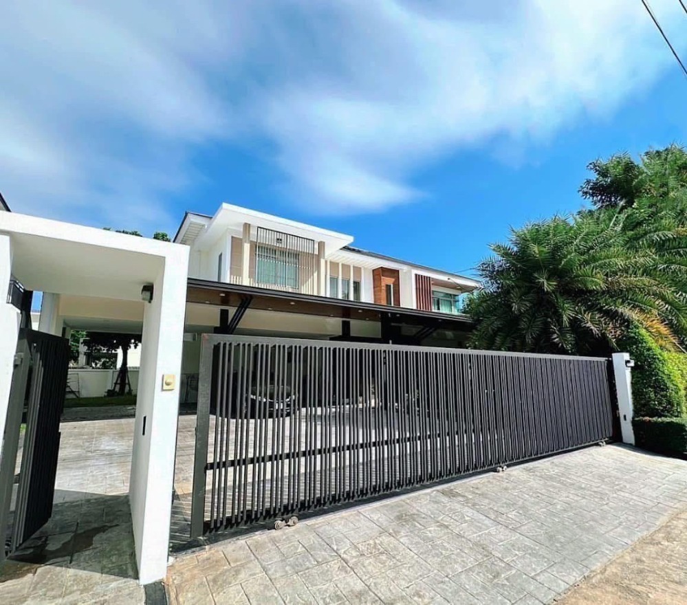For SaleHouseLadkrabang, Suwannaphum Airport : LTHC11953 - House for Sale in Sukhumvit 77 Size 355 SQM. 146 SQW. 5 Beds 6 Baths Near Lat Krabang Only 38 MB