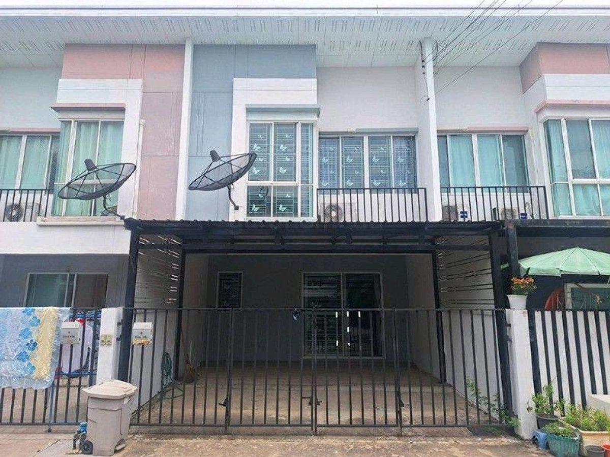 2 -story townhome for sale, Belle Ram Inthra 117, good condition, area 19.30 sq.who, 3 bedrooms, 2 bathrooms, near Bang Chan Station - GHD000528 Loading...