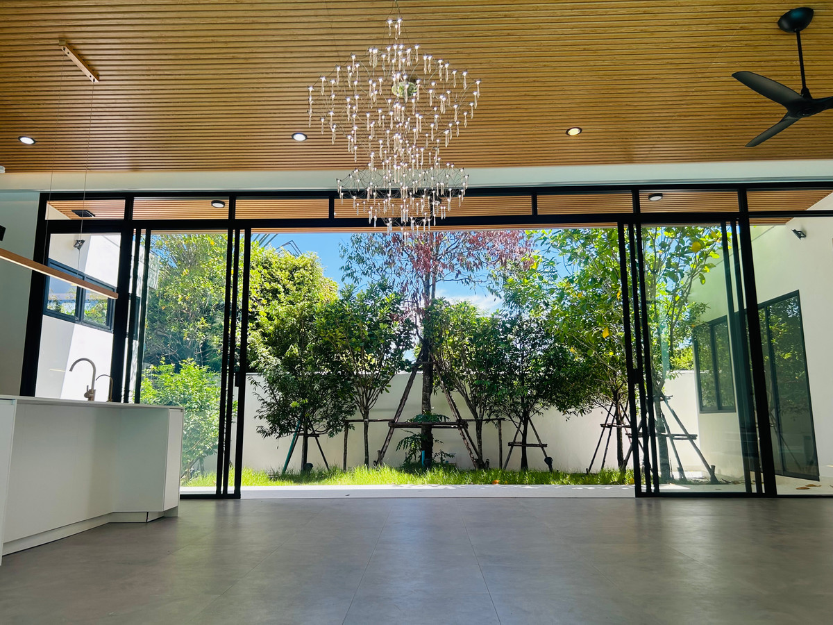 For SaleHouseVipawadee, Don Mueang, Lak Si : 🏡 🌴 🥰 Brand-New Architect-Designed Luxury Pool Villa in Beverly Hills Chaeng Wattana 