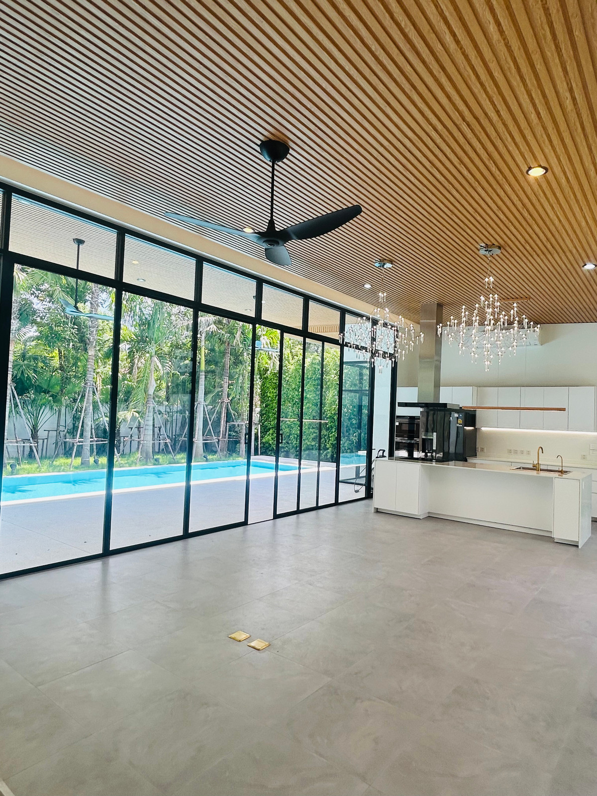 For SaleHouseVipawadee, Don Mueang, Lak Si : 🏡 🌴 🥰 Brand-New Architect-Designed Luxury Pool Villa in Beverly Hills Chaeng Wattana 