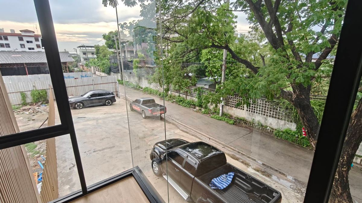 ให้เช่าร้านค้า/ตลาดนัดโชคชัย4 ลาดพร้าว71 : 🔥 ให้เช่าออฟฟิศ / สตูดิโอ / โชว์รูม /ร้านอาหาร/ คลินิค สไตล์ Modern – ทำเลดี ใกล้เซ็นทรัลอีสต์วิลล์ 🔥