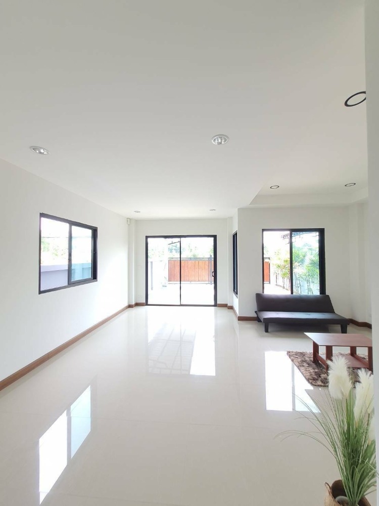 For SaleHouseRatchadapisek, Huaikwang, Suttisan : 2 -storey detached house for sale, Chokchai 4, Soi 84, 4 bedrooms, 3 bathrooms (S4649)