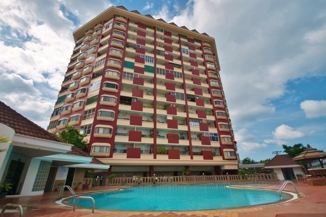 ขายคอนโดบางนา แบริ่ง ลาซาล : ขายด่วนราคาดี!! คอนโด Low Rise คันทรีคอมเพล็กซ์ ถ.สรรพาวุธ บางนา