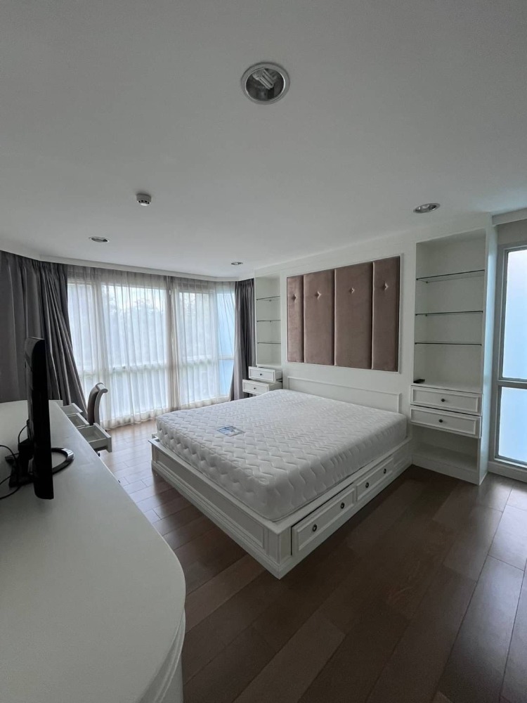 For RentCondoSukhumvit, Asoke, Thonglor : 🏙️ Luxury condo for rent, The Crest Sukhumvit 24 - In the heart of Sukhumvit, convenient to travel, good price, new room, beautiful decorated
