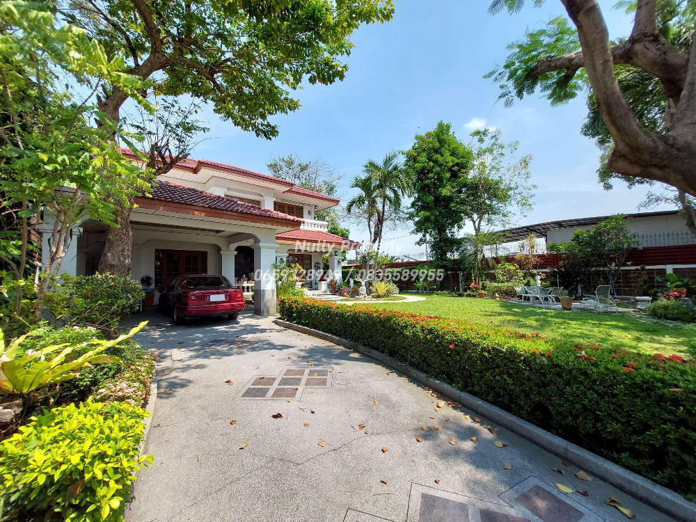 For SaleHouseSamut Prakan,Samrong : Special offer! Price reduced by 3 million baht. Large corner plot detached house, Ladawan Srinakarin.