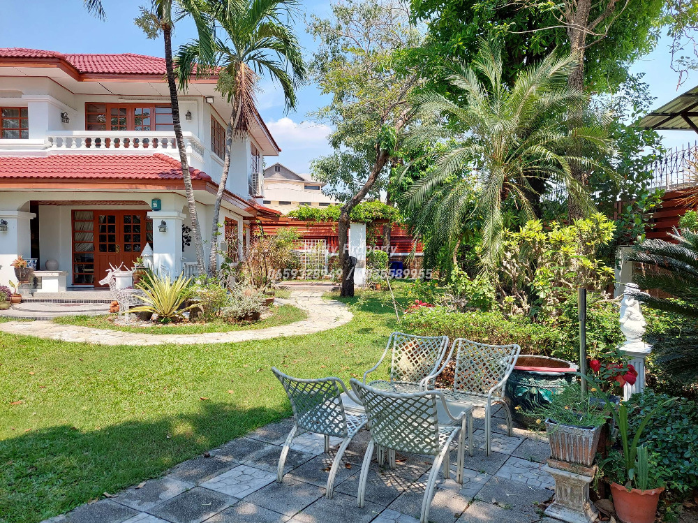 For SaleHouseSamut Prakan,Samrong : Special offer! Price reduced by 3 million baht. Large corner plot detached house, Ladawan Srinakarin.