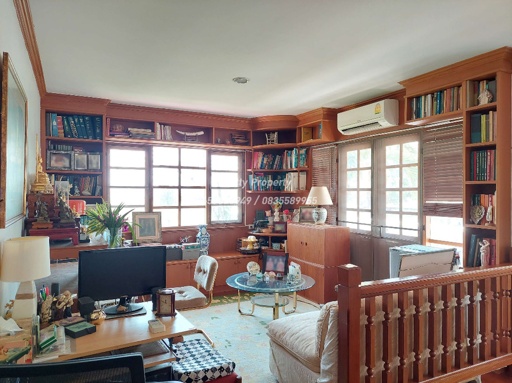 For SaleHouseSamut Prakan,Samrong : Special offer! Price reduced by 3 million baht. Large corner plot detached house, Ladawan Srinakarin.