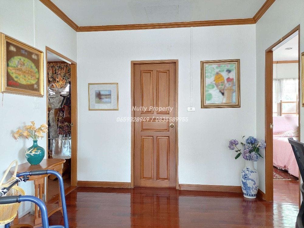 For SaleHouseSamut Prakan,Samrong : Special offer! Price reduced by 3 million baht. Large corner plot detached house, Ladawan Srinakarin.