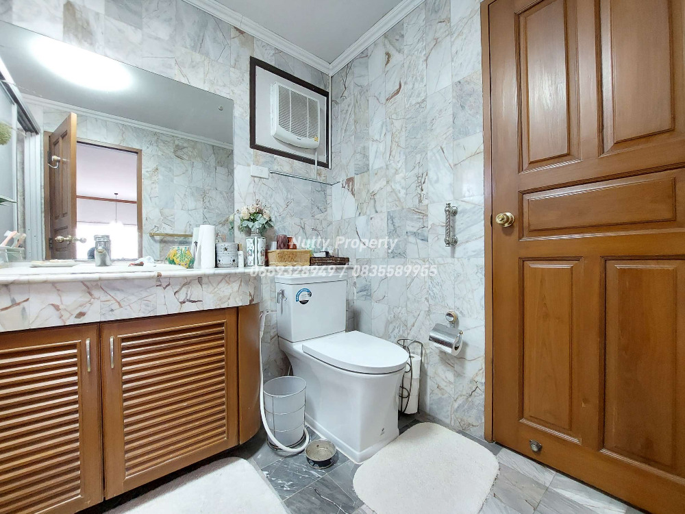 For SaleHouseSamut Prakan,Samrong : Special offer! Price reduced by 3 million baht. Large corner plot detached house, Ladawan Srinakarin.