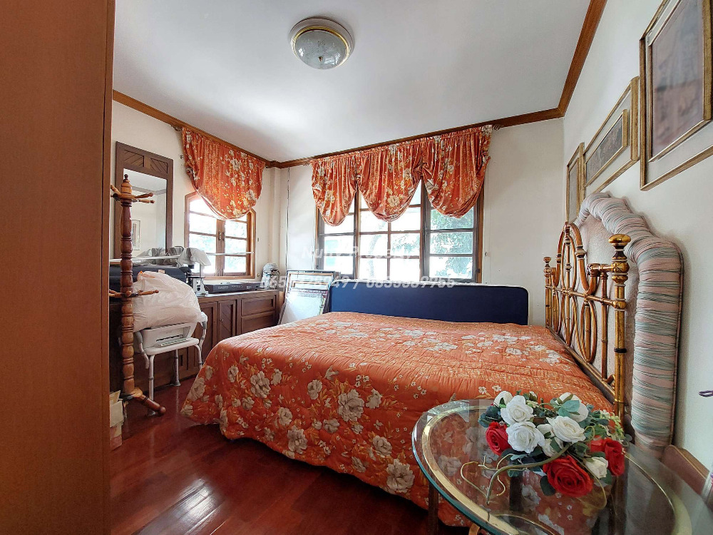 For SaleHouseSamut Prakan,Samrong : Special offer! Price reduced by 3 million baht. Large corner plot detached house, Ladawan Srinakarin.