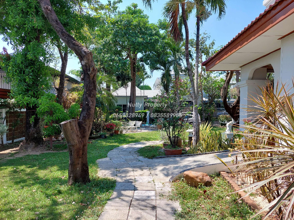 For SaleHouseSamut Prakan,Samrong : Special offer! Price reduced by 3 million baht. Large corner plot detached house, Ladawan Srinakarin.