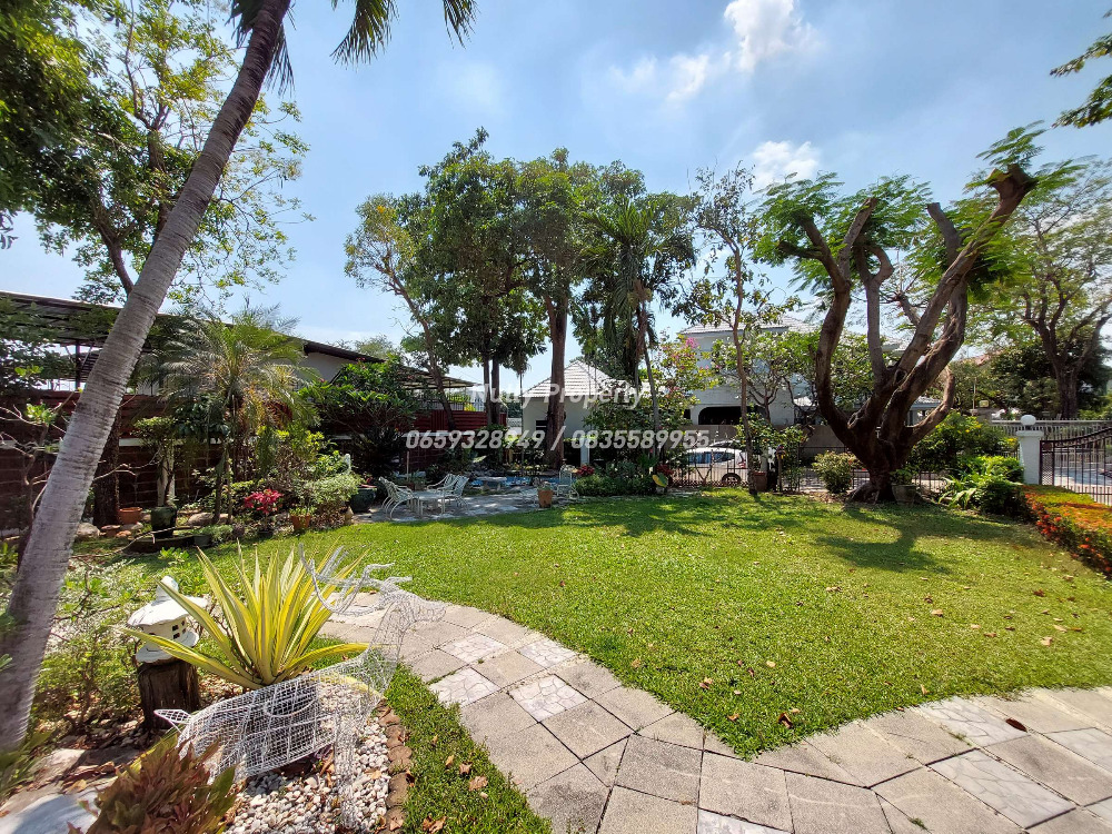 For SaleHouseSamut Prakan,Samrong : Special offer! Price reduced by 3 million baht. Large corner plot detached house, Ladawan Srinakarin.