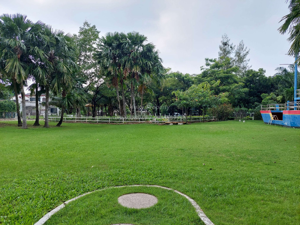 For SaleHouseSamut Prakan,Samrong : Special offer! Price reduced by 3 million baht. Large corner plot detached house, Ladawan Srinakarin.