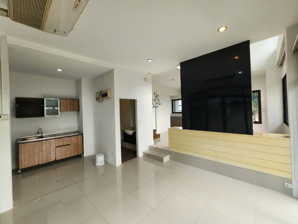 ให้เช่าทาวน์โฮมพระราม 5 ราชพฤกษ์ บางกรวย : ให้เช่าบ้านแฝด เวอริเดียน ราชพฤกษ์ ใกล้ บุญถาวร ราชพฤกษ์ เพียง 4 นาที