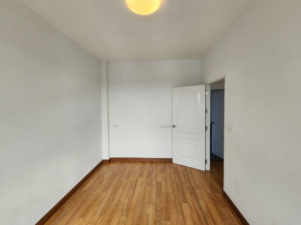 ให้เช่าทาวน์โฮมพระราม 5 ราชพฤกษ์ บางกรวย : ให้เช่าบ้านแฝด เวอริเดียน ราชพฤกษ์ ใกล้ บุญถาวร ราชพฤกษ์ เพียง 4 นาที