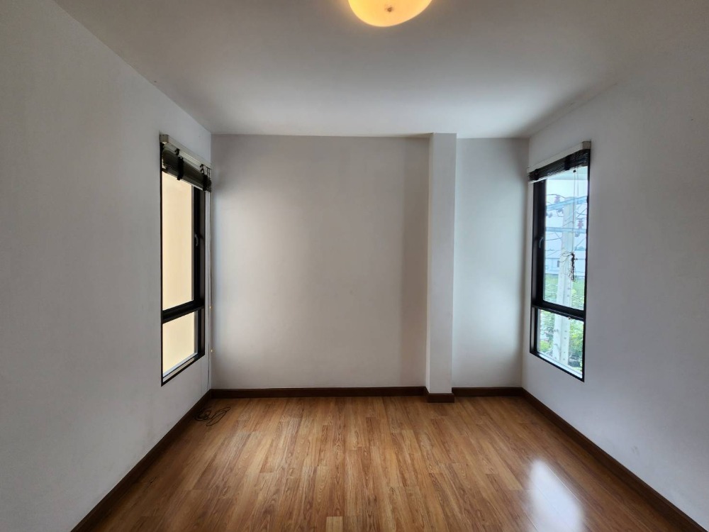 ให้เช่าทาวน์โฮมพระราม 5 ราชพฤกษ์ บางกรวย : ให้เช่าบ้านแฝด เวอริเดียน ราชพฤกษ์ ใกล้ บุญถาวร ราชพฤกษ์ เพียง 4 นาที