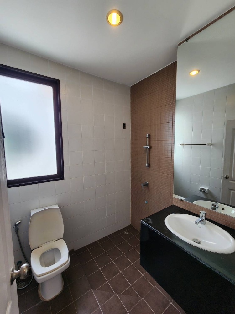 ให้เช่าทาวน์โฮมพระราม 5 ราชพฤกษ์ บางกรวย : ให้เช่าบ้านแฝด เวอริเดียน ราชพฤกษ์ ใกล้ บุญถาวร ราชพฤกษ์ เพียง 4 นาที