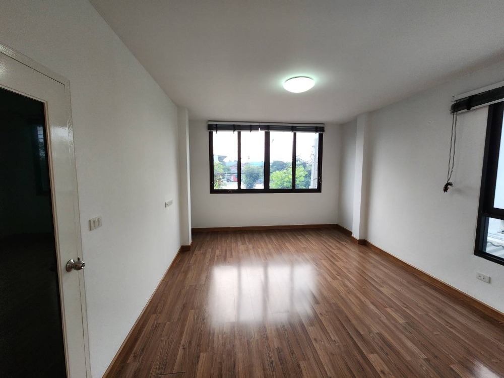 ให้เช่าทาวน์โฮมพระราม 5 ราชพฤกษ์ บางกรวย : ให้เช่าบ้านแฝด เวอริเดียน ราชพฤกษ์ ใกล้ บุญถาวร ราชพฤกษ์ เพียง 4 นาที