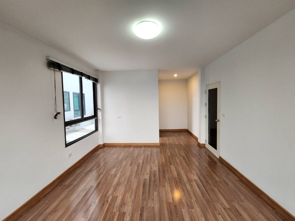 ให้เช่าทาวน์โฮมพระราม 5 ราชพฤกษ์ บางกรวย : ให้เช่าบ้านแฝด เวอริเดียน ราชพฤกษ์ ใกล้ บุญถาวร ราชพฤกษ์ เพียง 4 นาที