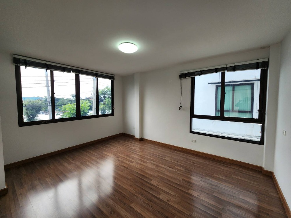 ให้เช่าทาวน์โฮมพระราม 5 ราชพฤกษ์ บางกรวย : ให้เช่าบ้านแฝด เวอริเดียน ราชพฤกษ์ ใกล้ บุญถาวร ราชพฤกษ์ เพียง 4 นาที