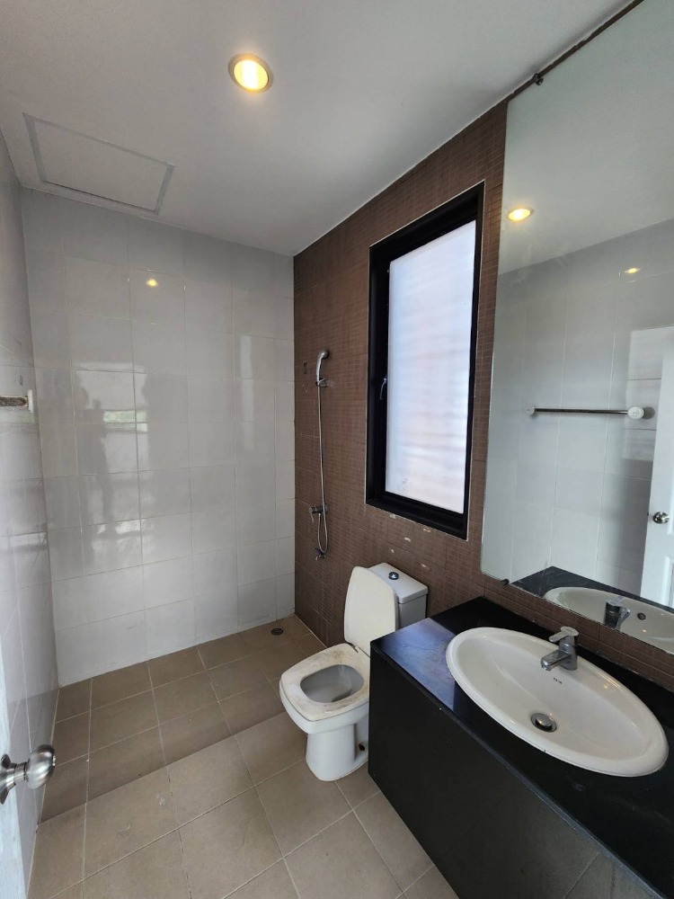 ให้เช่าทาวน์โฮมพระราม 5 ราชพฤกษ์ บางกรวย : ให้เช่าบ้านแฝด เวอริเดียน ราชพฤกษ์ ใกล้ บุญถาวร ราชพฤกษ์ เพียง 4 นาที