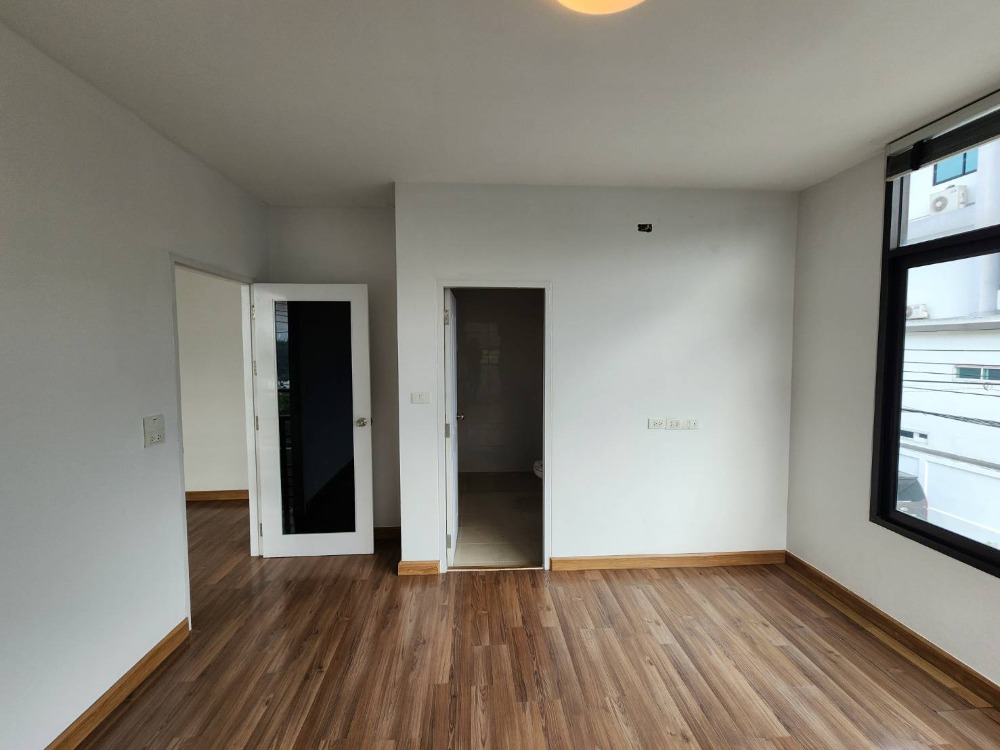 ให้เช่าทาวน์โฮมพระราม 5 ราชพฤกษ์ บางกรวย : ให้เช่าบ้านแฝด เวอริเดียน ราชพฤกษ์ ใกล้ บุญถาวร ราชพฤกษ์ เพียง 4 นาที