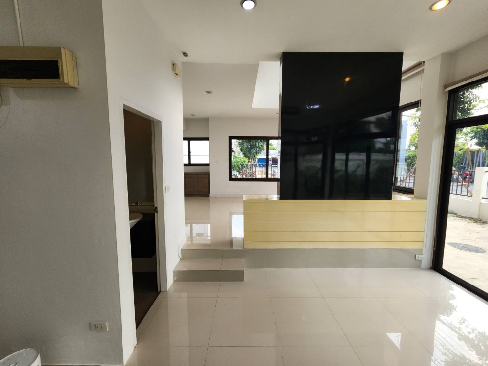 ให้เช่าทาวน์โฮมพระราม 5 ราชพฤกษ์ บางกรวย : ให้เช่าบ้านแฝด เวอริเดียน ราชพฤกษ์ ใกล้ บุญถาวร ราชพฤกษ์ เพียง 4 นาที