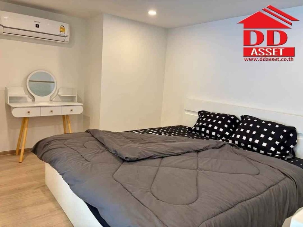 For RentCondoKhlongtoei, Kluaynamthai : For Rent Life Rama4 Asoke, near MRT, Queen Sirikit National Convention Center Code: C8315