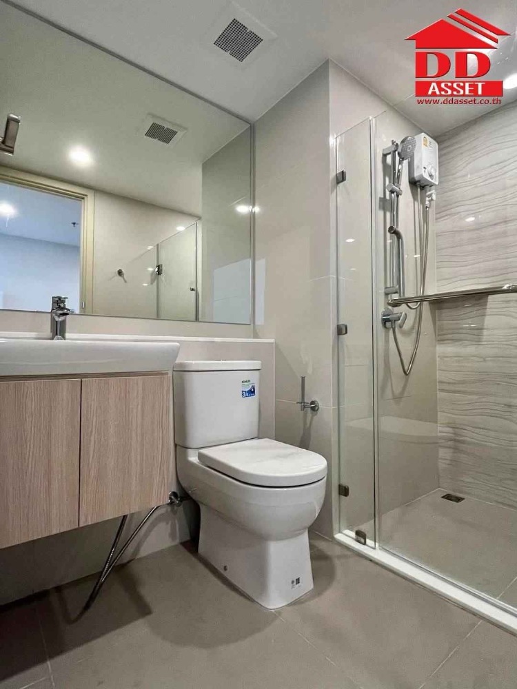 For RentCondoKhlongtoei, Kluaynamthai : For Rent Life Rama4 Asoke, near MRT, Queen Sirikit National Convention Center Code: C8315