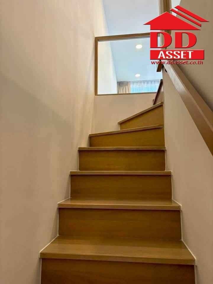 For RentCondoKhlongtoei, Kluaynamthai : For Rent Life Rama4 Asoke, near MRT, Queen Sirikit National Convention Center Code: C8315