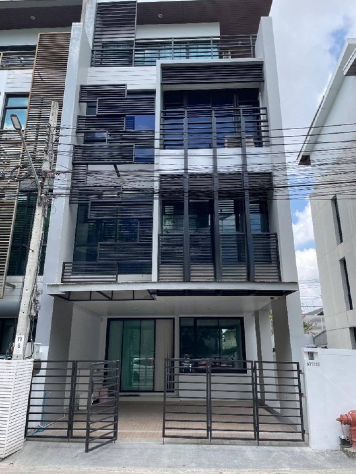 For RentHome OfficeRama9, Petchburi, RCA : Rent a Home Office, Home Studio Ramkhamhaeng - Rama 9, Suan Luang, near The Nine and Seri Rama 9 market, convenient to travel near the airport expressway and Chonburi Expressway.