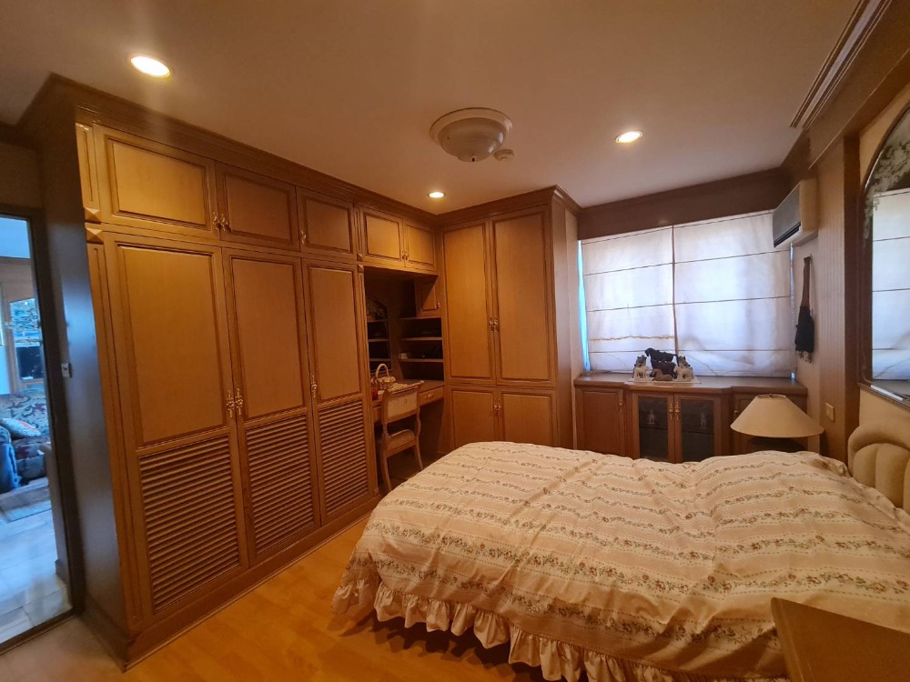 For SaleCondoPattanakan, Srinakarin : Special discount! FLORA VILLE 149 sq.m., 3 bedrooms, lower price than the market. Quick contact!