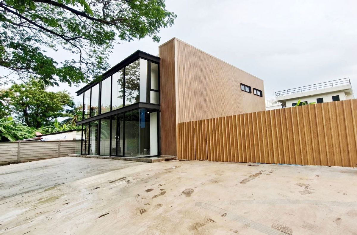 ให้เช่าร้านค้า/ตลาดนัดโชคชัย4 ลาดพร้าว71 : 🔥 ให้เช่าออฟฟิศ / สตูดิโอ / โชว์รูม /ร้านอาหาร/ คลินิค สไตล์ Modern – ทำเลดี ใกล้เซ็นทรัลอีสต์วิลล์ 🔥