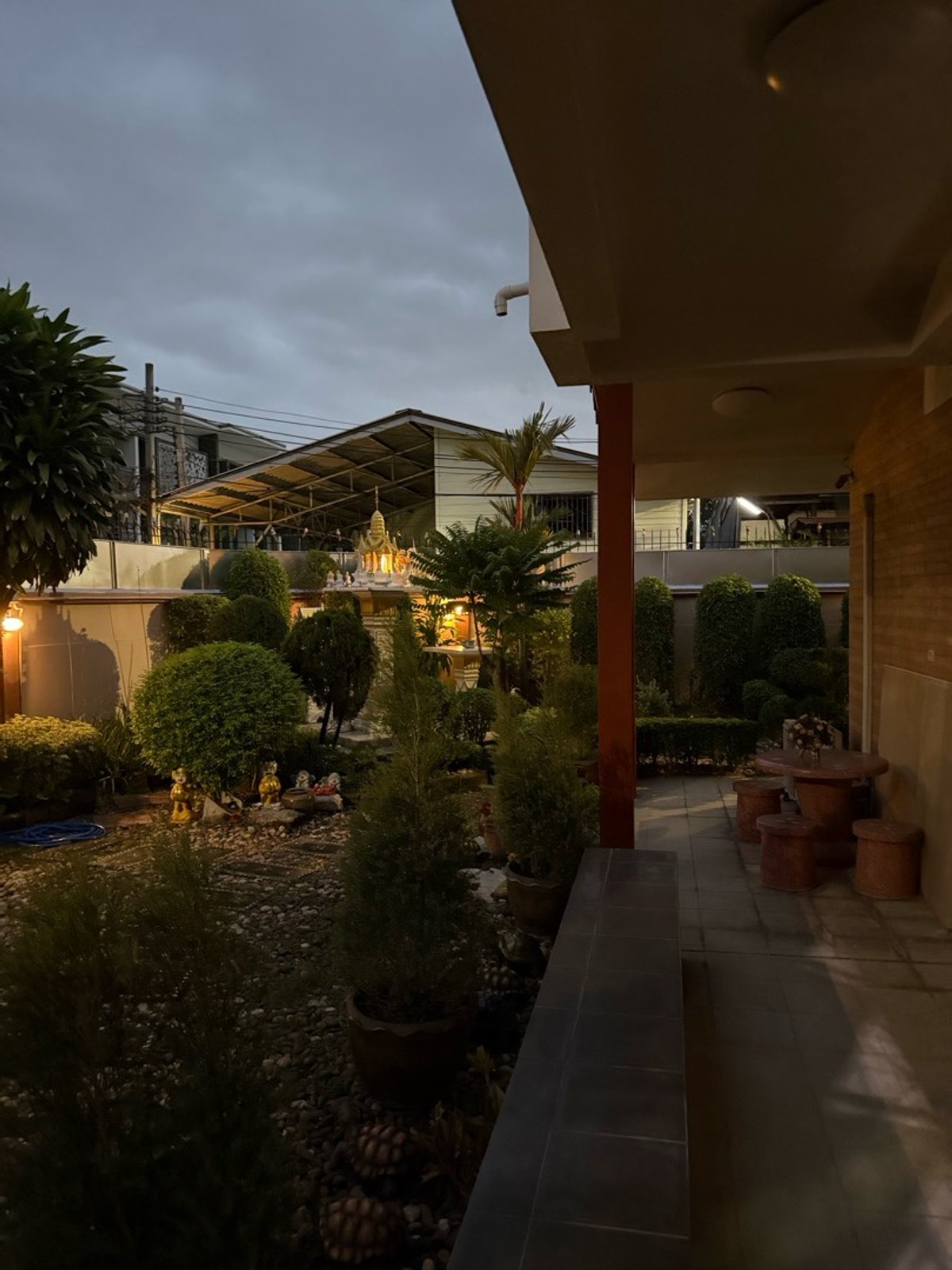 House 95 Sq. Gold Location 600 meters from the Green Wutthakat BTS. Loading...