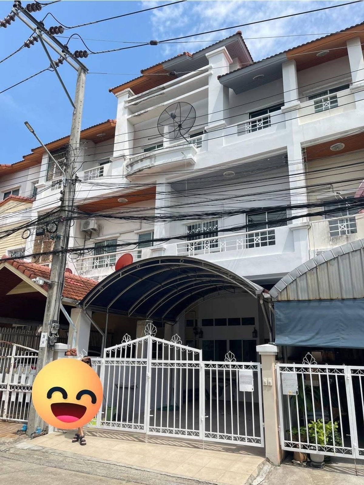 ขายทาวน์โฮมเกษตร นวมินทร์ ลาดปลาเค้า : ขายทาวน์โฮม 3 ชั้น เล่นระดับ รีโนเวทใหม่ทั้งหลัง หมู่บ้านปริญลักษณ์ นวมินทร์-รามอินทรา 4.5 ล้าน