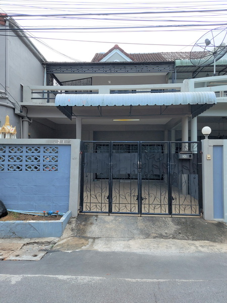 For SaleTownhomeChaengwatana, Muangthong : Selling Town House 37.50 Sq. Chinnakhet Village 1 Soi Ngamwongwan 43 (Shin Khet 1/33) Behind the edge