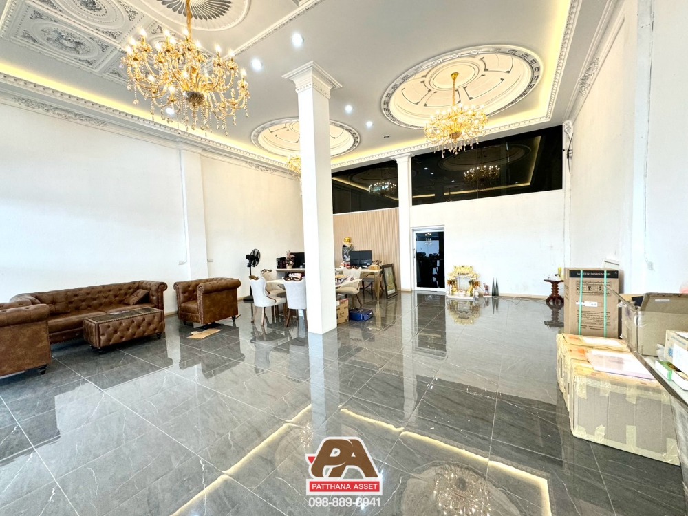 For RentShop HouseRatchadapisek, Huaikwang, Suttisan : For Rent: Commercial Building, 7 Rooms, 5 Bathrooms, Near Subway, Ready to Move in
