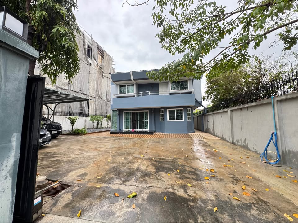 For RentHousePattanakan, Srinakarin : 2 -storey detached house for rent 53, Soi 11, big house, "Ready to stay", Muang Thong 2 projects 3