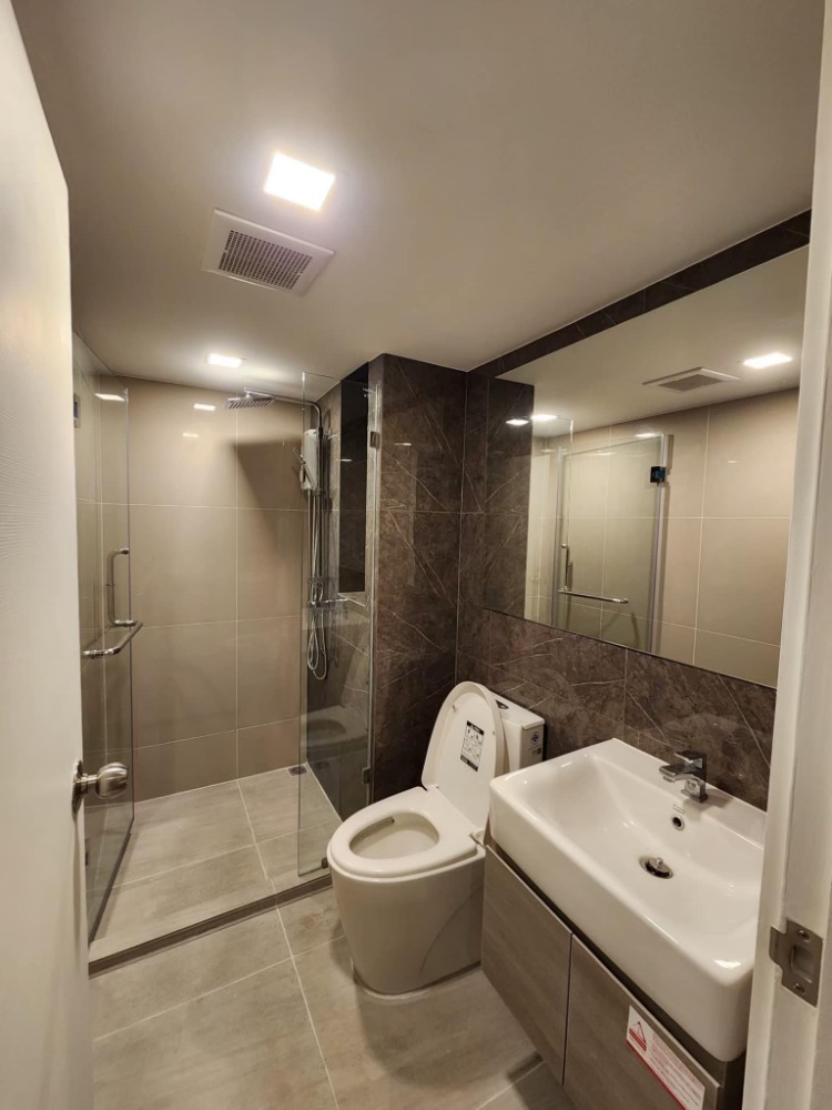 For RentCondoRama9, Petchburi, RCA : 🔥 Urgent rent 🔥 The Tree Phatthanakan - Ekkamai Duplex 1 bedroom size 37 sq.m. Near BTS Bangchak