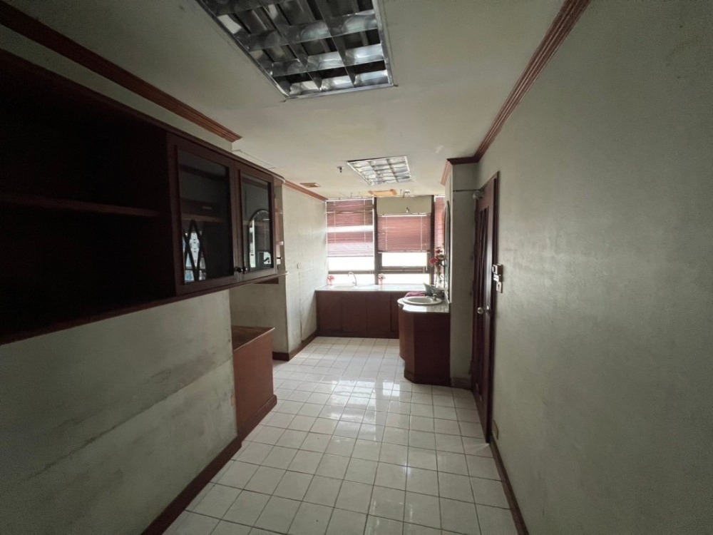 For SaleCondoSukhumvit, Asoke, Thonglor : 📢 🔥 Urgent selling office apartments Modern Town Office, good location in the heart of Thonglor 🔥9 Million baht, including all expenses