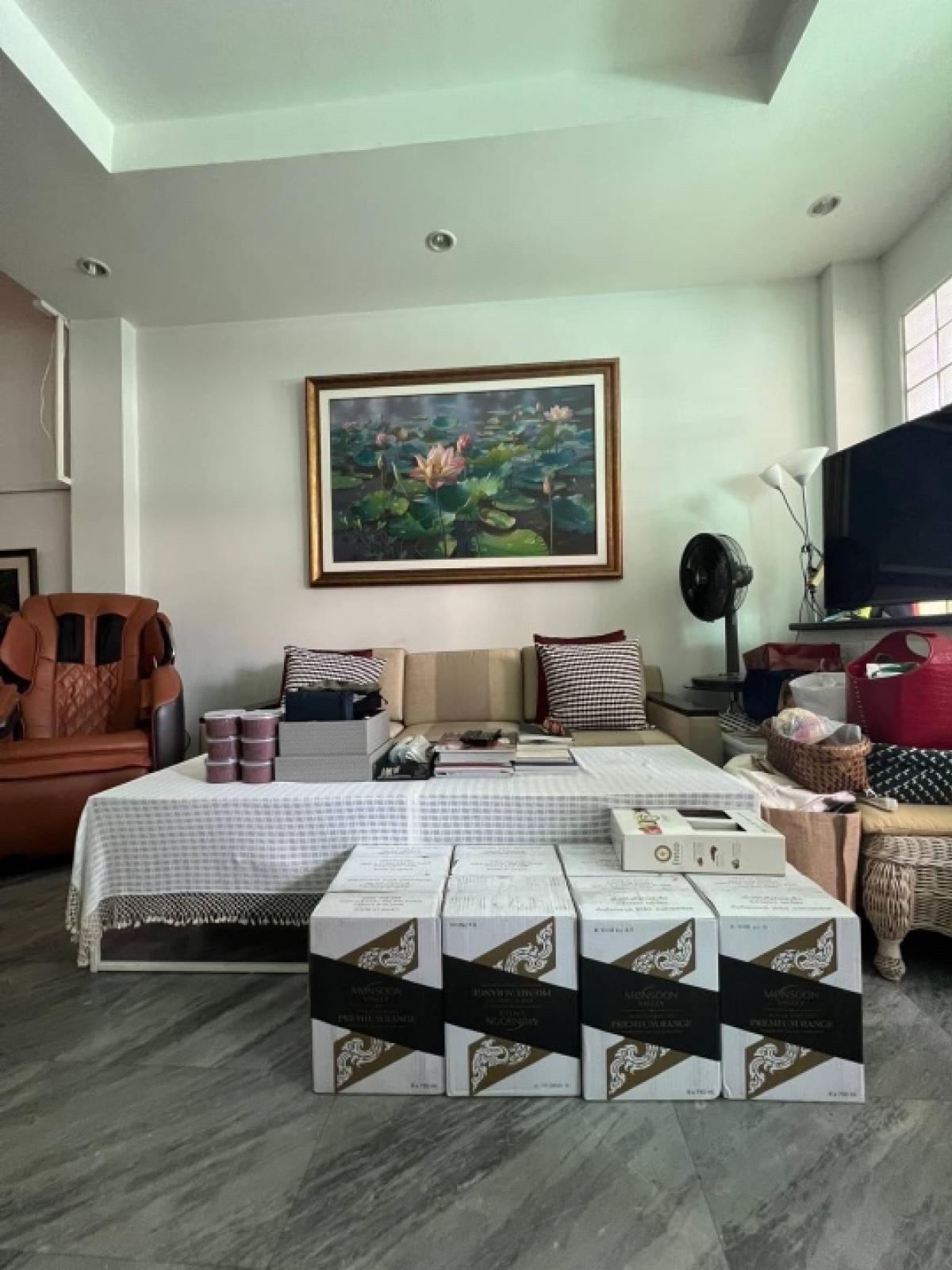 ขายทาวน์โฮมสุขุมวิท อโศก ทองหล่อ : 5-storey townhome with rooftop Ekkamai 12