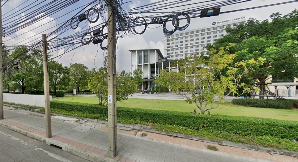 ให้เช่าร้านค้า/ตลาดนัดบางซื่อ วงศ์สว่าง เตาปูน : พื้นที่ให้เช่า 290 ตรม. ในโรงแรม 4 ดาว ใกล้ตลาดนัดจตุจักร