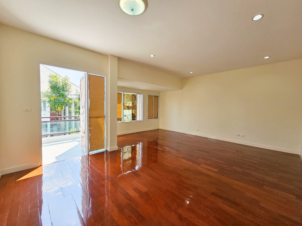 ขายบ้านบางนา แบริ่ง ลาซาล : ขาย บ้านเดี่ยว บลูลากูน 1 บางนา-วงแหวน 80.7 ตรว. 3 นอน 4 น้ำ ไม่ผ่านการใช้งาน สภาพเหมือนซื้อใหม่จากโครงการ