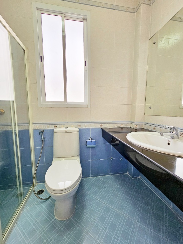 ขายบ้านบางนา แบริ่ง ลาซาล : ขาย บ้านเดี่ยว บลูลากูน 1 บางนา-วงแหวน 80.7 ตรว. 3 นอน 4 น้ำ ไม่ผ่านการใช้งาน สภาพเหมือนซื้อใหม่จากโครงการ