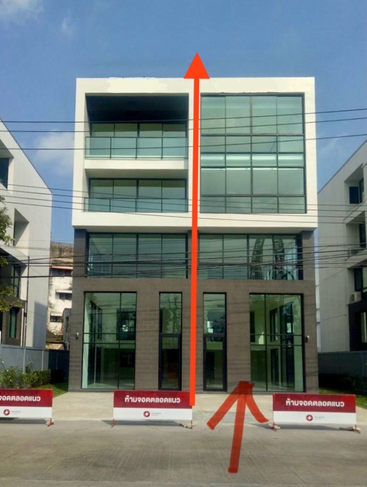 For RentOfficeNawamin, Ramindra : Rental Home Office 4 floors + 1 floor mezzanine, total area of ​​350 square meters, Ram Inthra 64, opposite Fashion Island Next to Fashion Island Station Pink Line