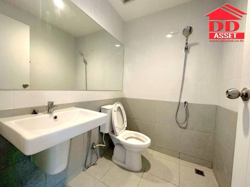 For RentTownhomeBangna, Bearing, Lasalle : 2 -story townhome for rent, VCom Pound Bangna - Srinakarin - Srinakarin, near Mega Bangna, T8120