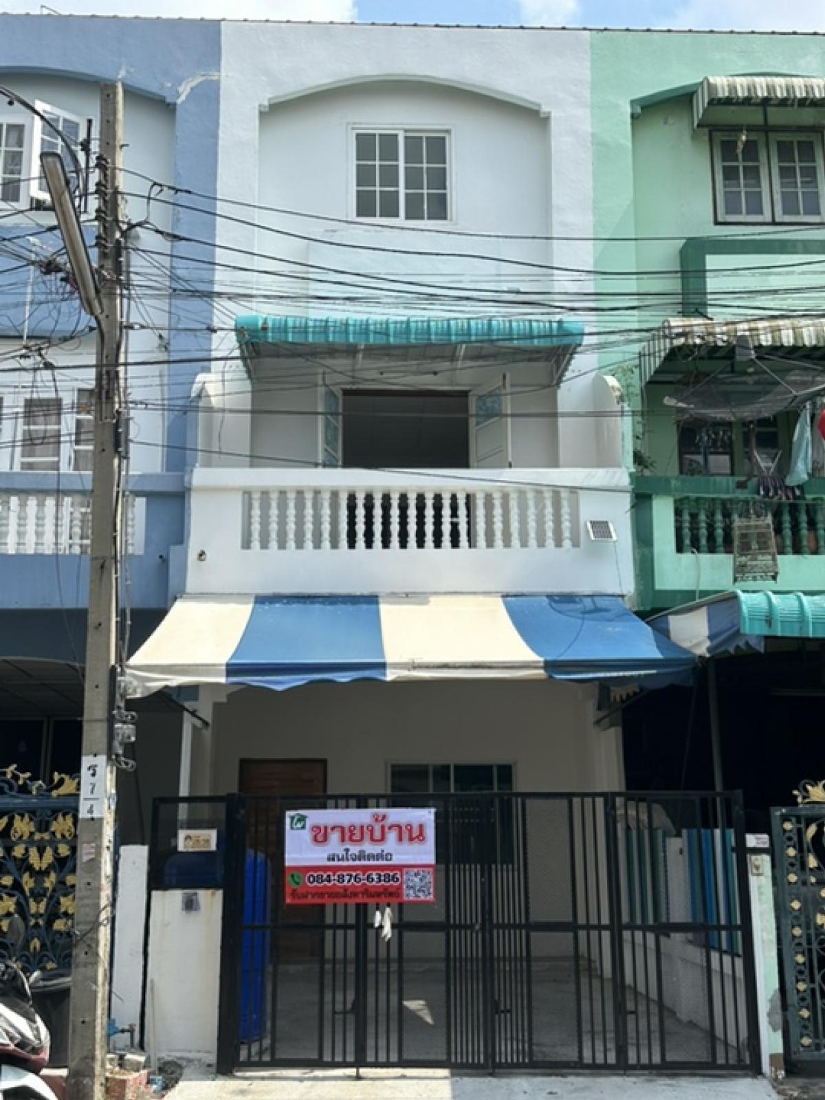 ขายบ้านราษฎร์บูรณะ สุขสวัสดิ์ : บ้านทาวน์โฮม 3 ชั้นครึ่งประชาอุทิศ 54  รีโนเวทใหม่ พร้อมอยู่ ราคาดี