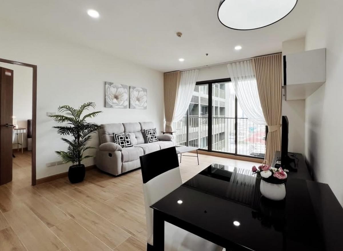 ให้เช่าคอนโดสุขุมวิท อโศก ทองหล่อ : 🔥 ให้ [ เช่า ] [ Noble Solo ] - 1 นอนใหญ่ ห้องรีโนเวทใหม่ เพียง 27,000!!!! ใจกลางทองหล่อ ห้องกว้าง เฟอร์ครบ พร้อมอยู่ และรถรับส่ง bts 👍 LC0030