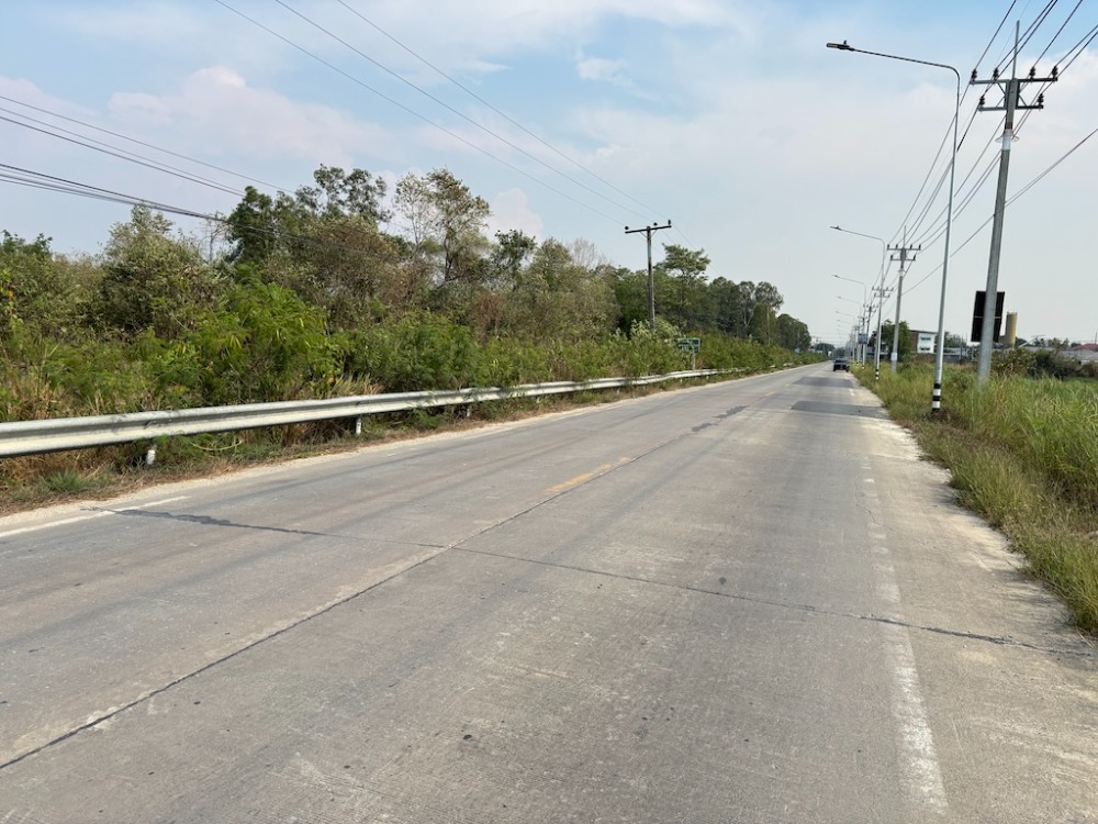 For SaleLandPattaya, Bangsaen, Chonburi : Vacant land 13-3-81 rai, Map Pong, Phan Thong, Chon Buri, is on the output exit, Gate 9, 9 kilometers away from the motorway.