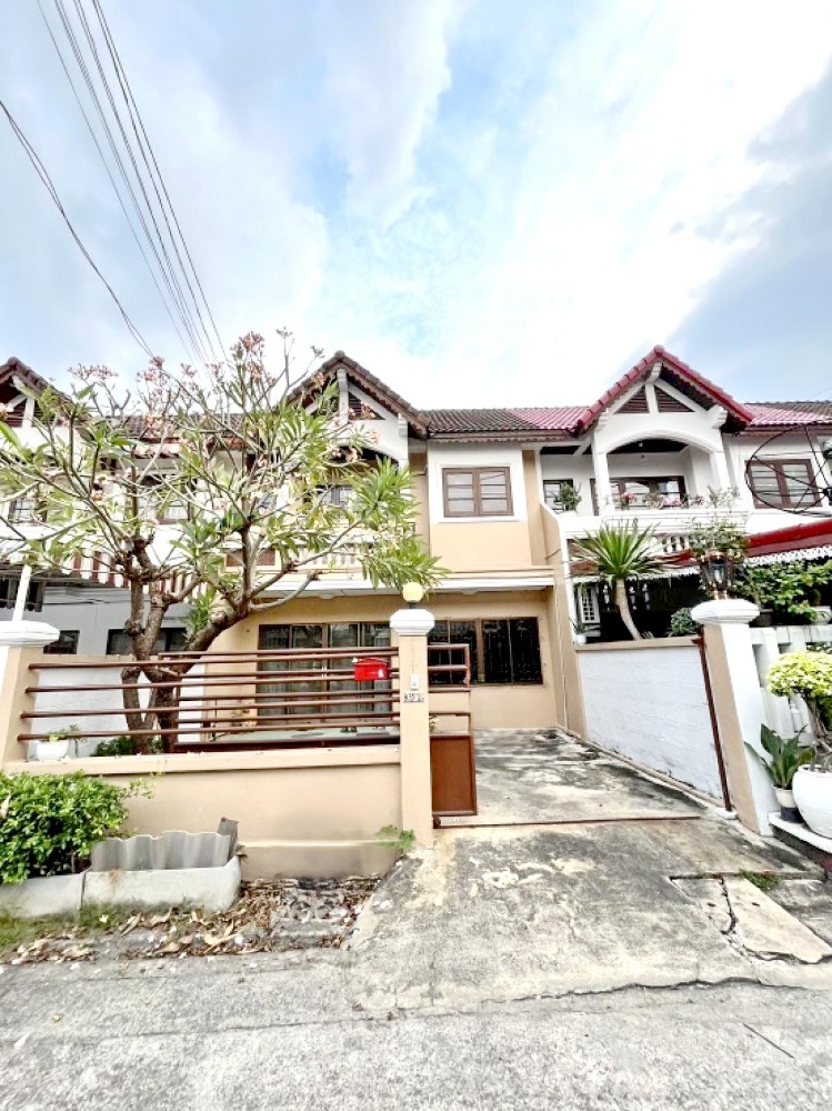 For RentTownhomeRatchadapisek, Huaikwang, Suttisan : HK0453♛ Rent 3 Bedrooms ⚝ Lat Phrao ♜MRT Ladprao 71∞099-5919653,065-9423251▚Line@surreside